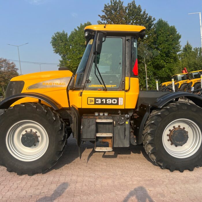 JCB FASTRAC 3190 (2)