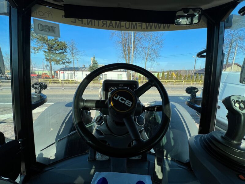 JCB Fastrac 4220 (12)