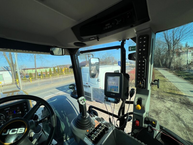 JCB Fastrac 4220 (13)