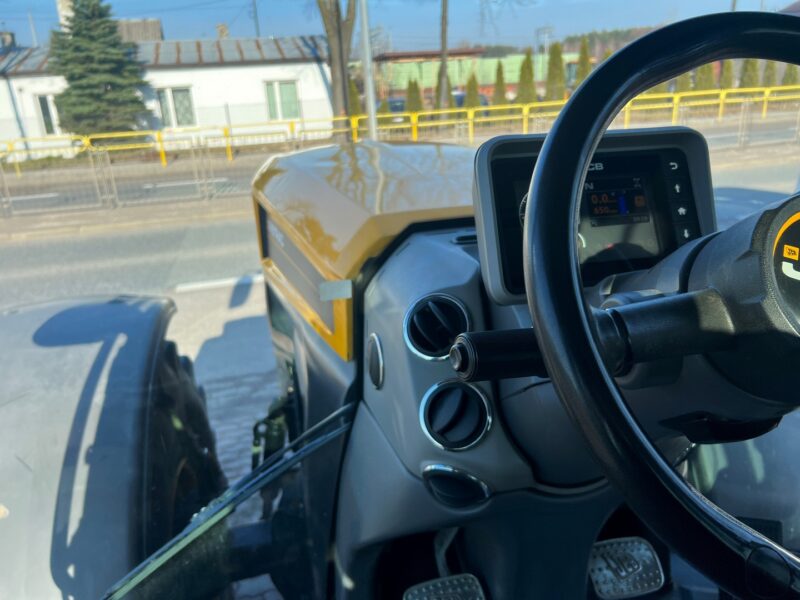 JCB Fastrac 4220 (15)