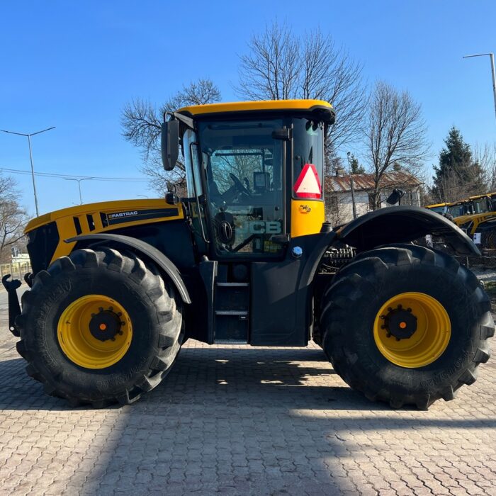 JCB Fastrac 4220 (2)