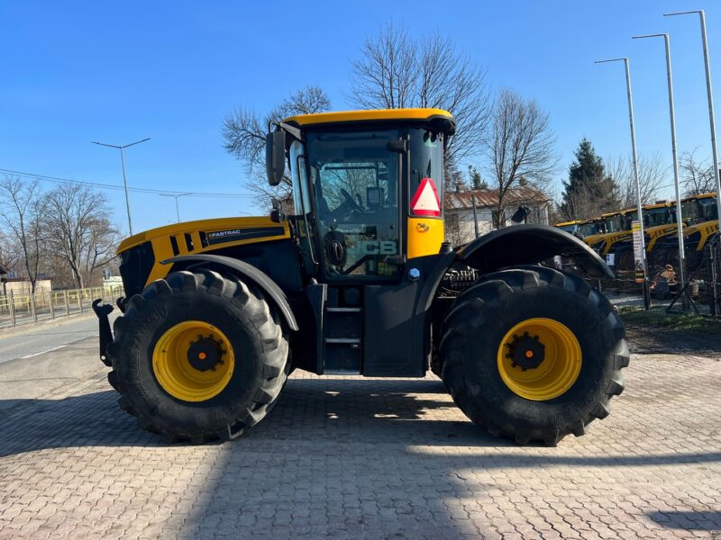 JCB Fastrac 4220 (2)