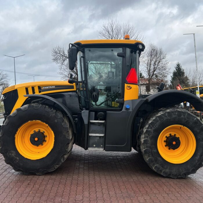 JCBFastrac4220 (2)