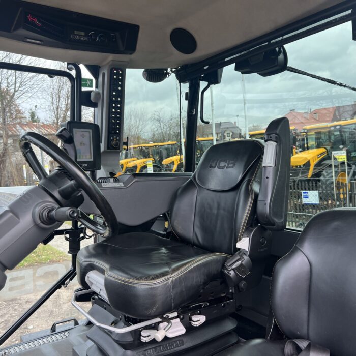 JCBFastrac4220 (9)
