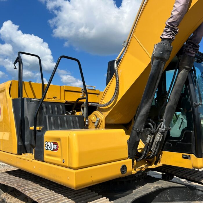 CAT 320 GC (10)