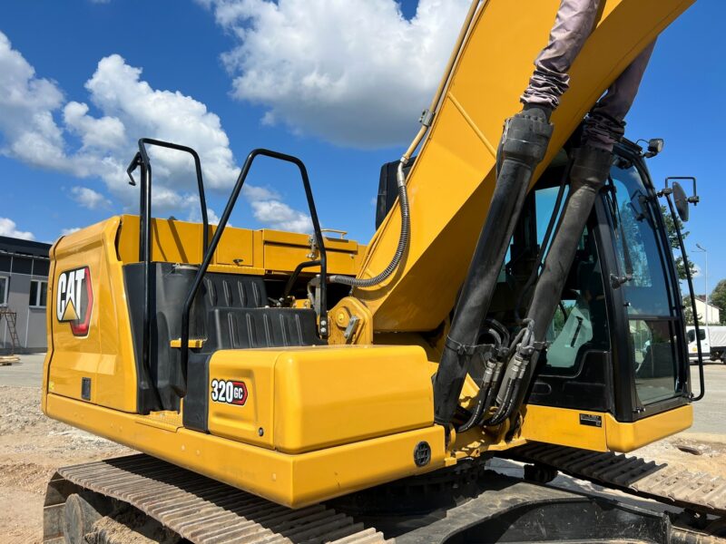 CAT 320 GC (10)