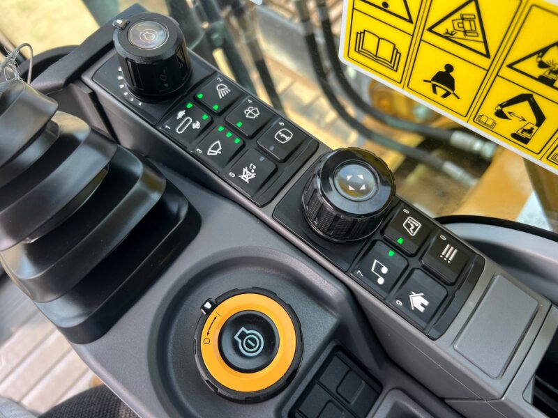 CAT 320 GC (41)