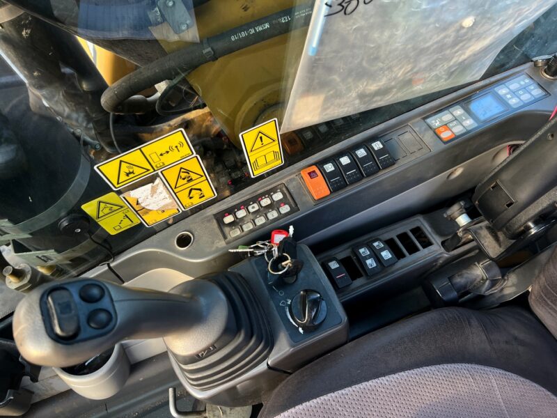 CAT M318D (10)