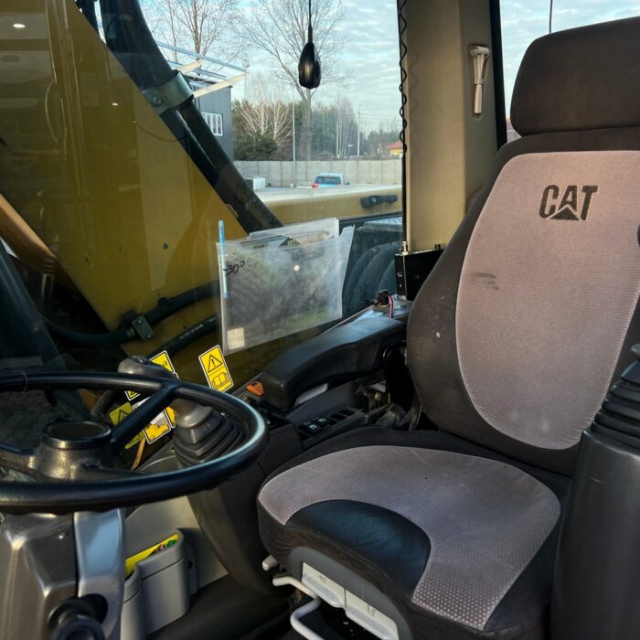 CAT M318D (8)