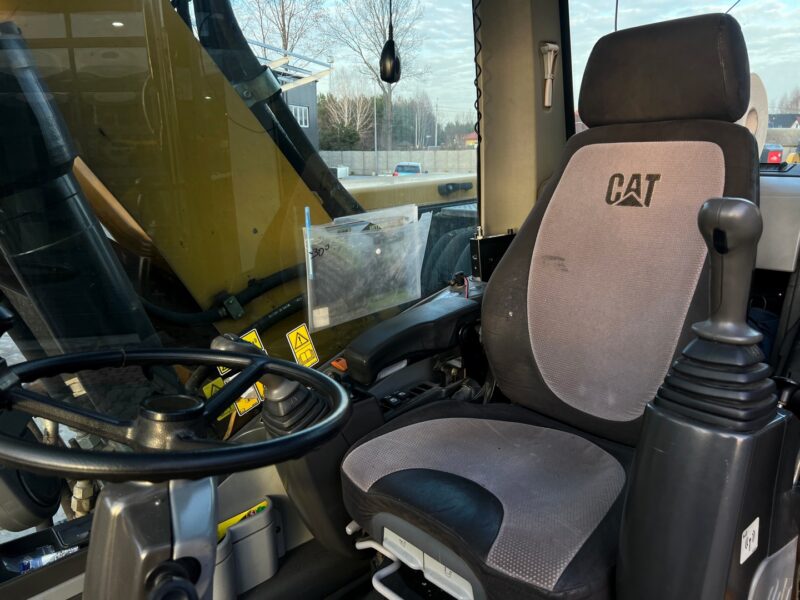 CAT M318D (8)