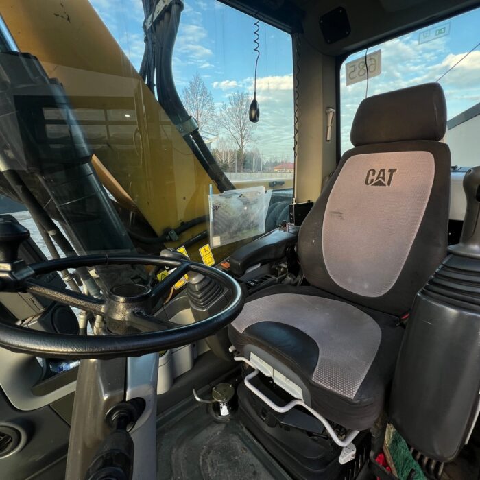 CAT M318D (9)