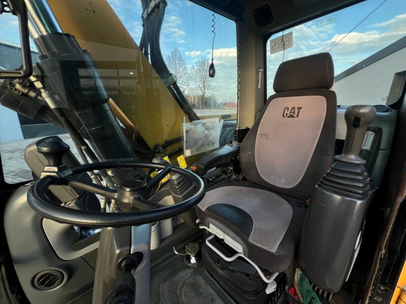 CAT M318D (9)