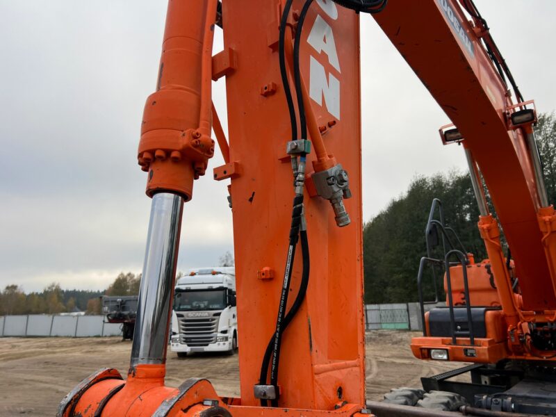 DOOSAN DX140W (14)