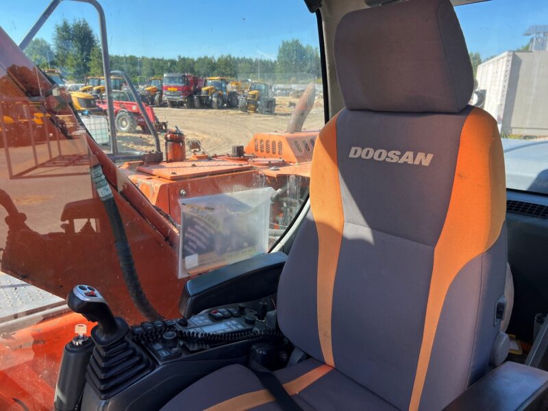 DOOSAN DX140W (14)