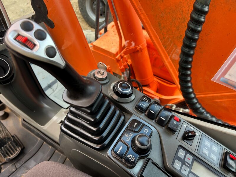 DOOSAN DX140W (15)