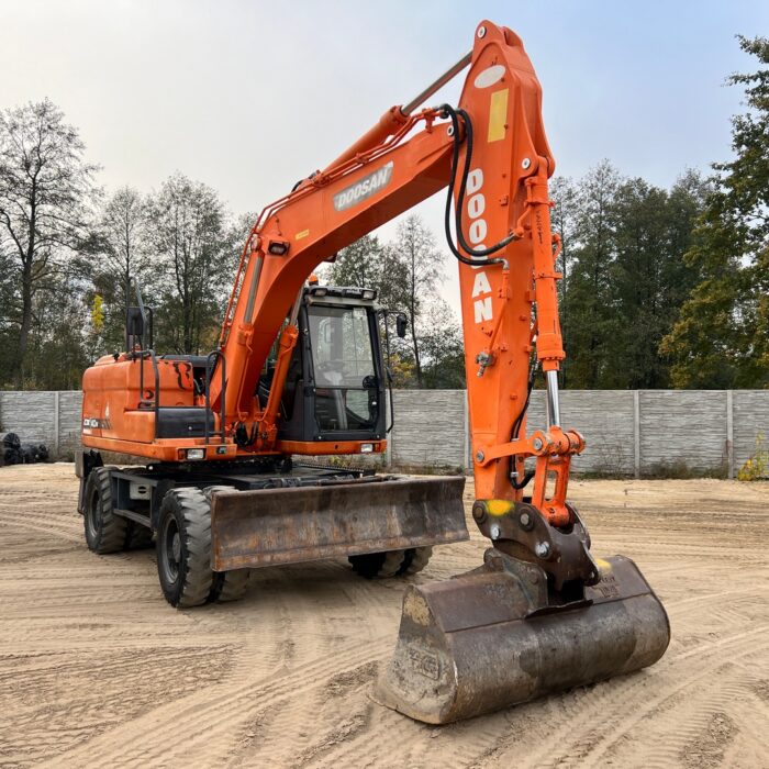 DOOSAN DX140W (2)