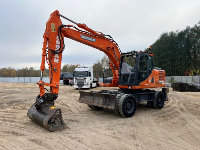 DOOSAN DX140W (4)
