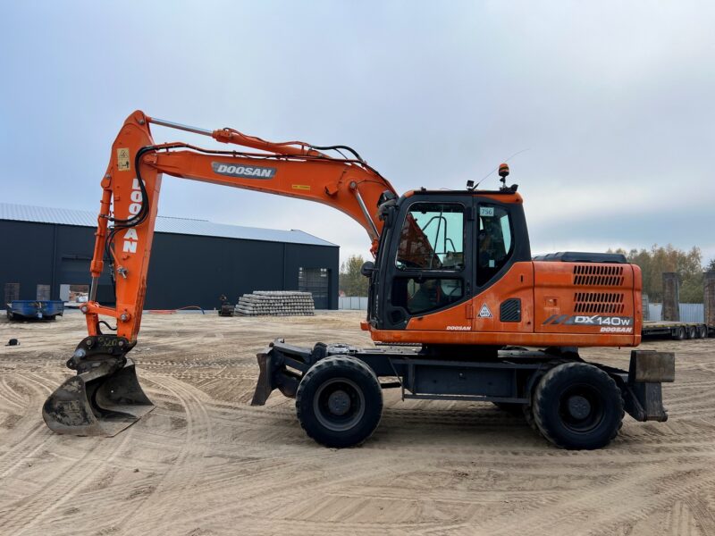 DOOSAN DX140W (5)
