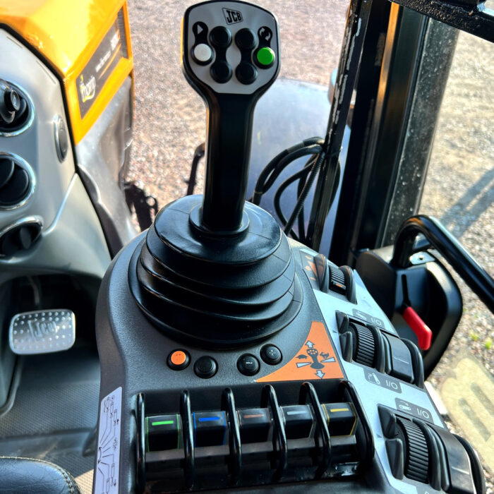 Fastrac 4220(11)