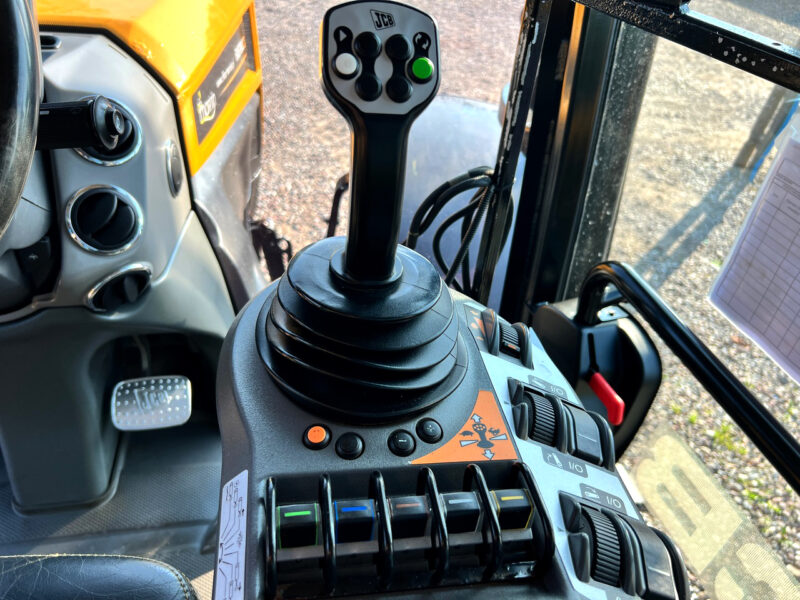 Fastrac 4220(11)