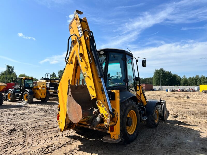 JCB 3CX (5)
