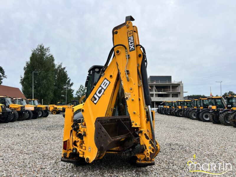 JCB 3CX(4)