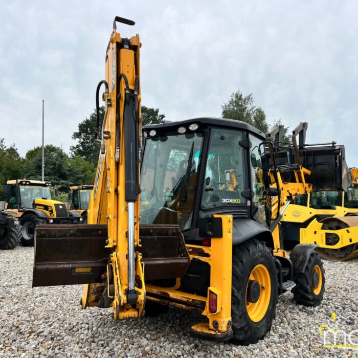JCB 3CX(5)
