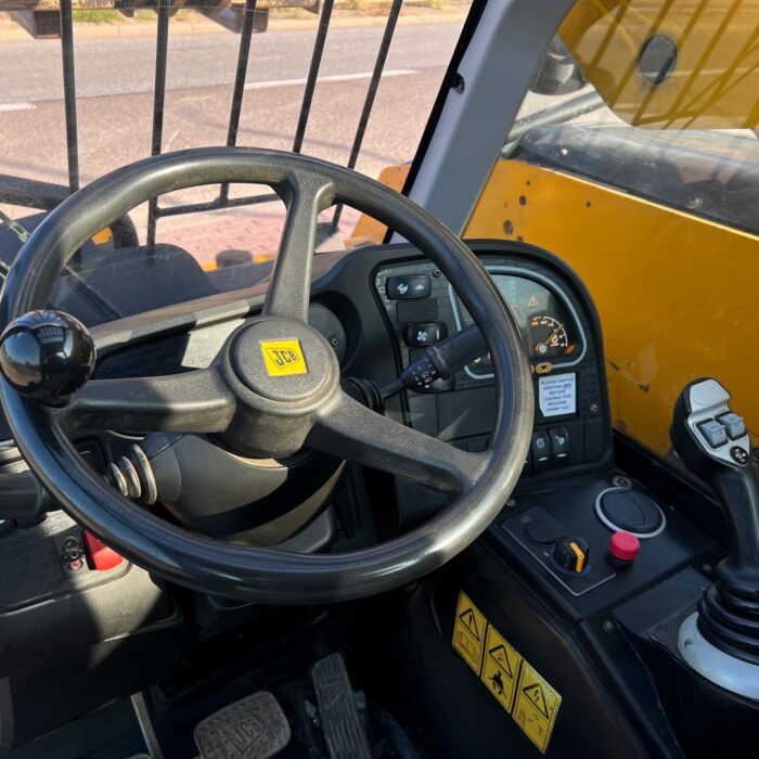 JCB 525-60 (12)