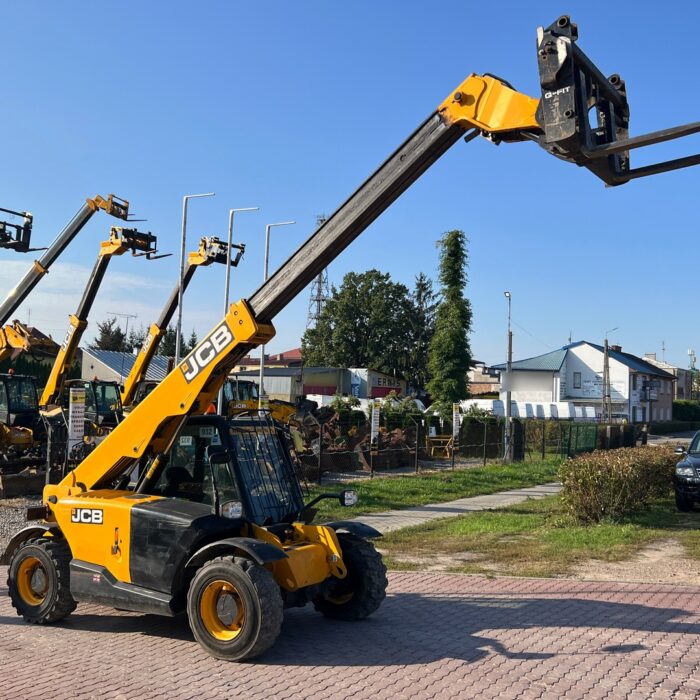 JCB 525-60 (27)