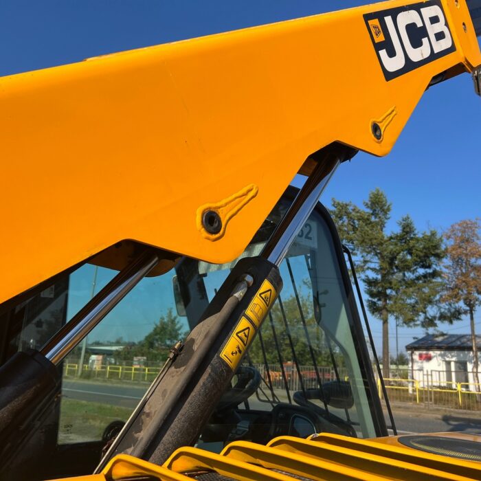 JCB 525-60 (28)