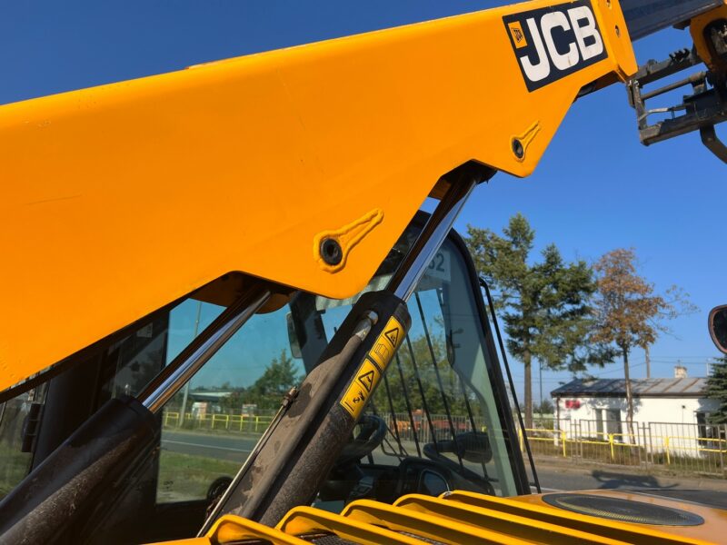 JCB 525-60 (28)