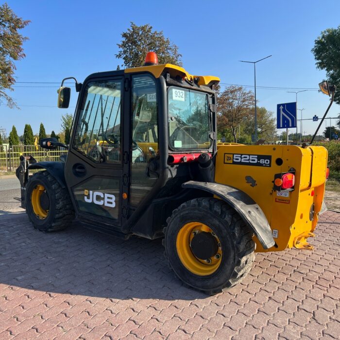 JCB 525-60 (3)