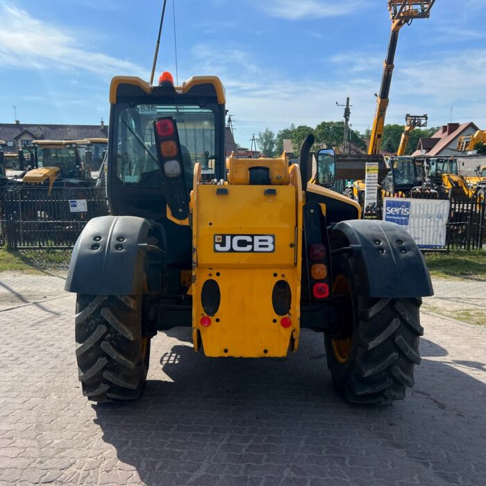 JCB 531-70 (10)
