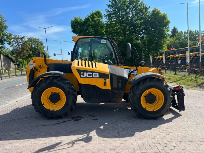 JCB 531-70 (12)