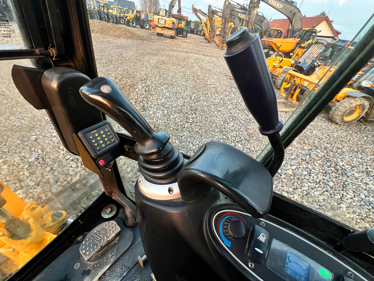 JCB 8018 CTS(12)