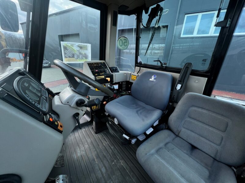 JCB FASTRAC 2135 (12)