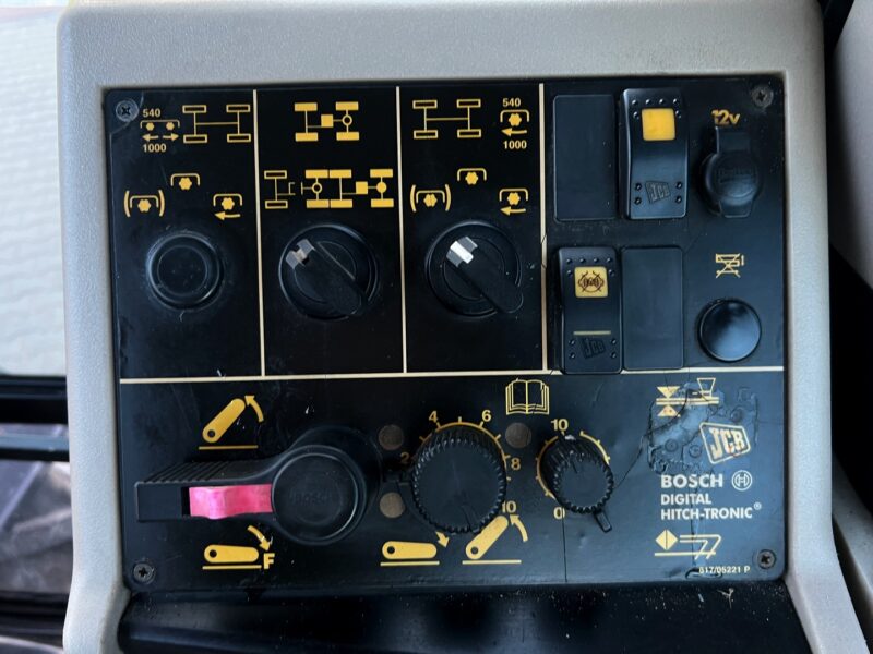 JCB FASTRAC 2135 (13)