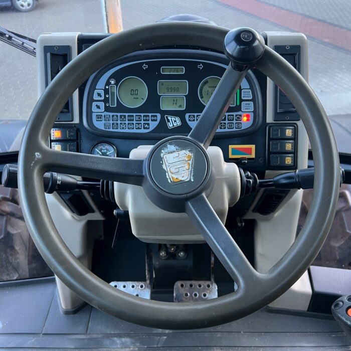 JCB FASTRAC 2135 (15)