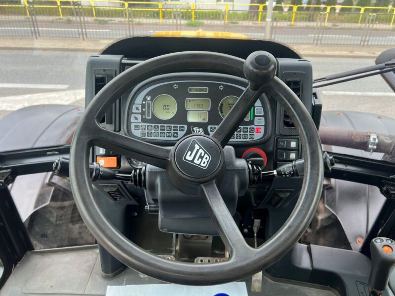 JCB FASTRAC 2155 (16)