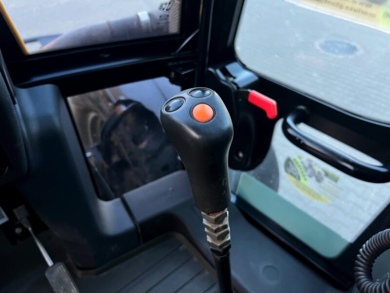 JCB FASTRAC 2155 (16)