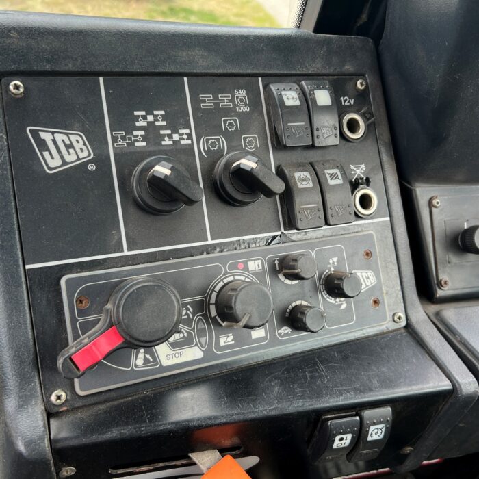 JCB FASTRAC 2170 (15)