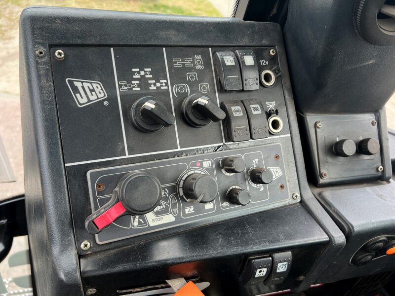 JCB FASTRAC 2170 (15)