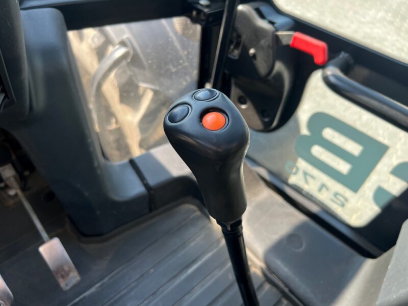 JCB FASTRAC 2170 (15)