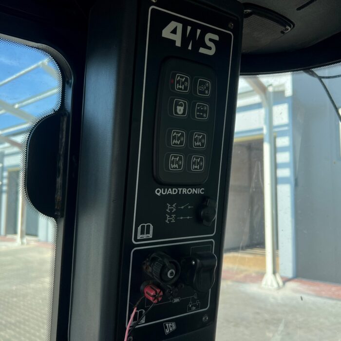 JCB FASTRAC 2170 (16)