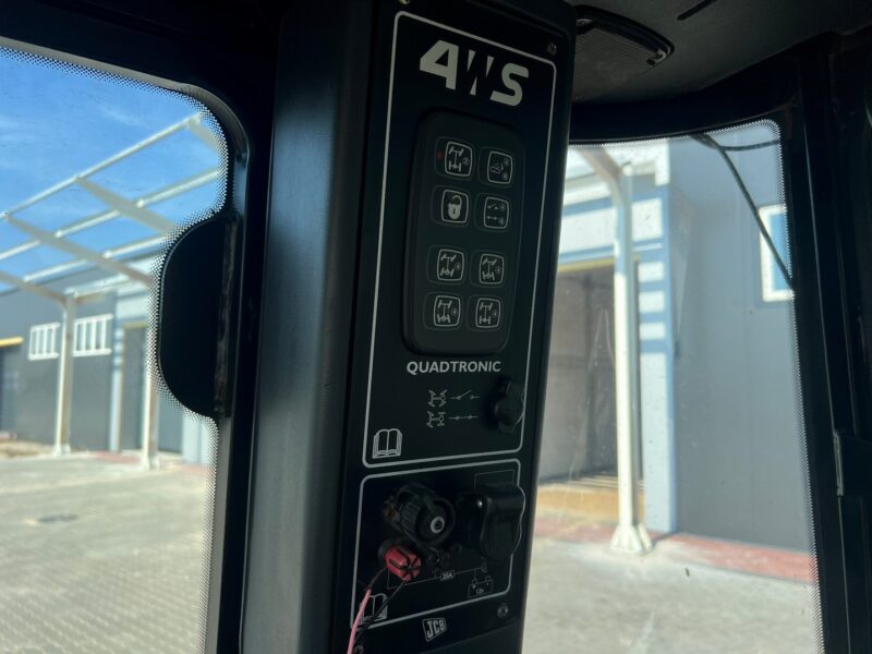 JCB FASTRAC 2170 (16)