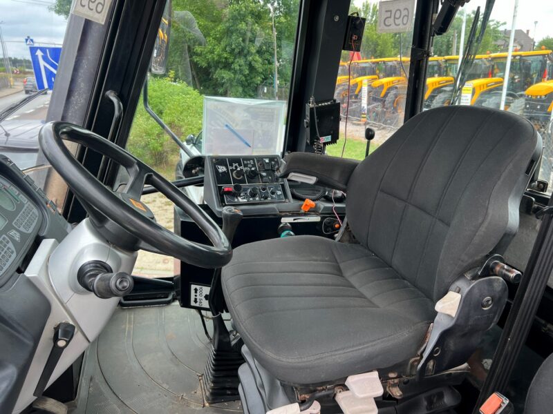 JCB FASTRAC 3200 (10)