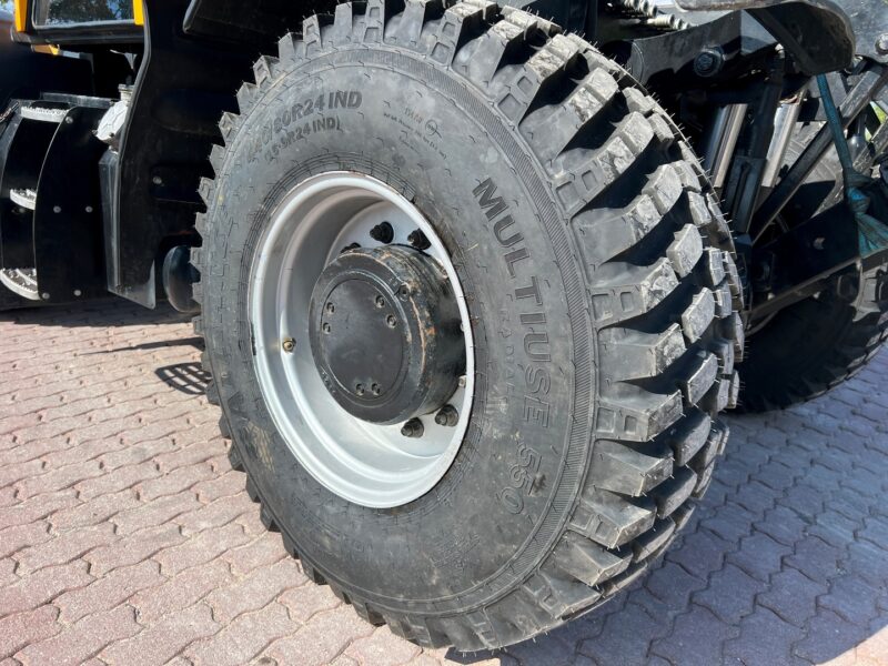 JCB FASTRAC 3200 (12)