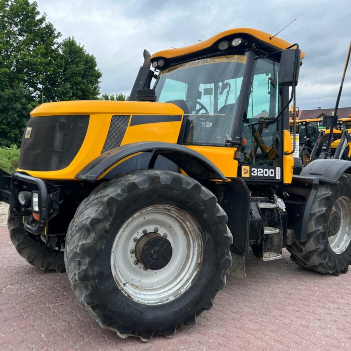 JCB FASTRAC 3200 (2)