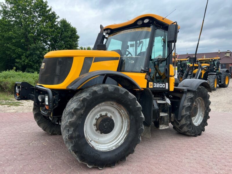 JCB FASTRAC 3200 (2)