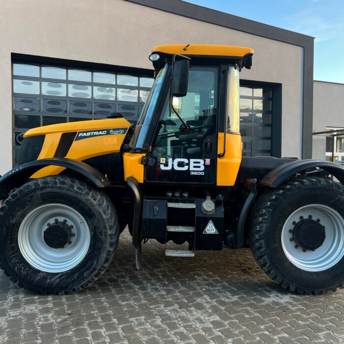 JCB FASTRAC 3200 (2)